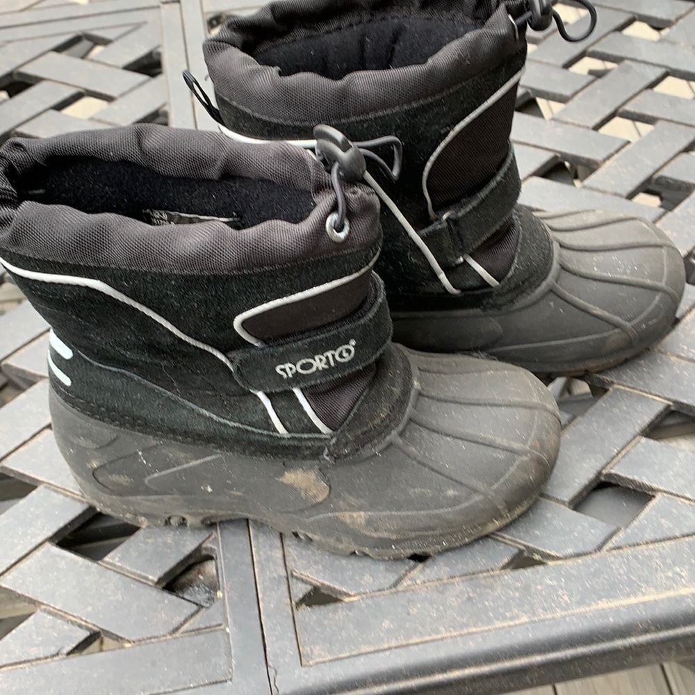 Kids sporto winter boots size 2